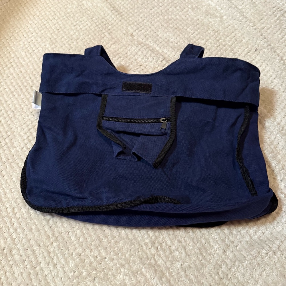 Disney World Parks Sorcerer Mickey Messenger Bag Cast Member Exclusive Castle - Picture 10 of 11